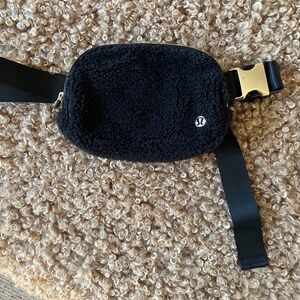 Lululemon Sherpa Belt Bag